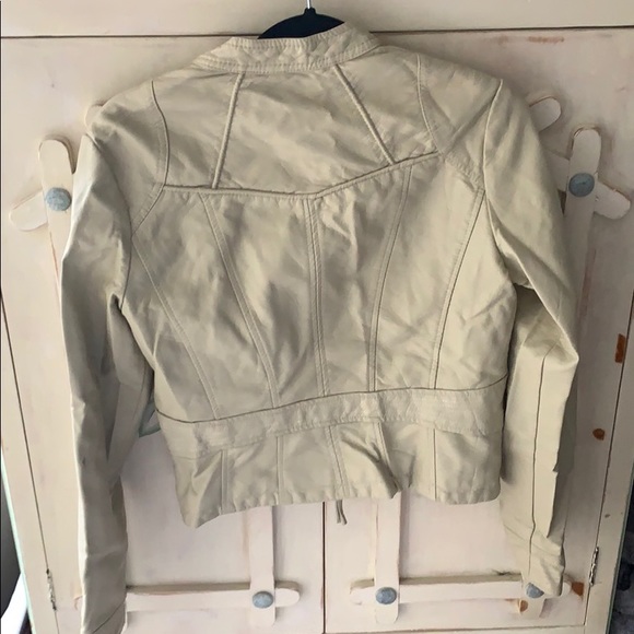 Jacket - Picture 4 of 5